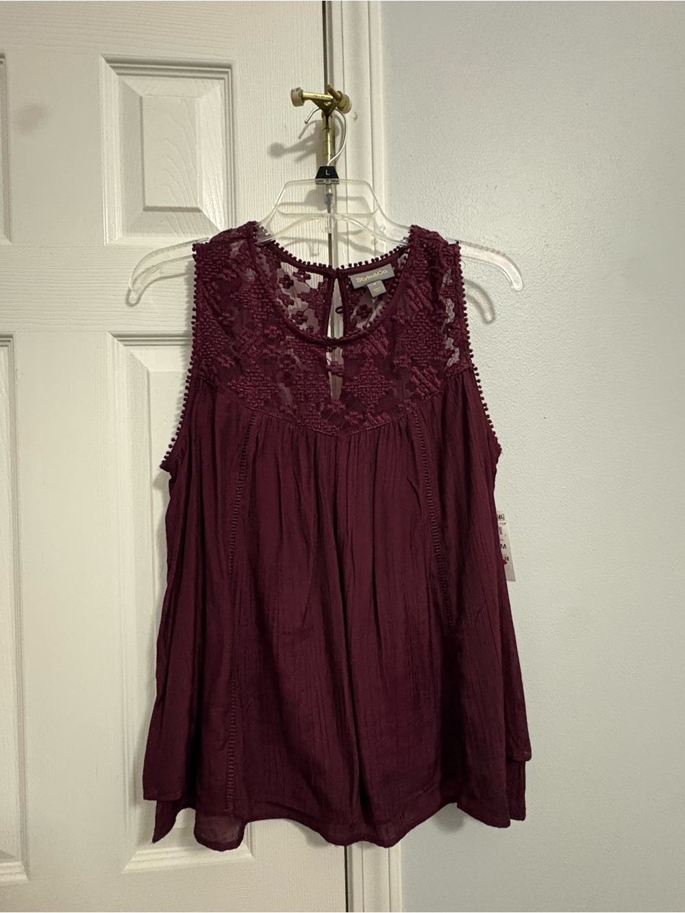 Lace Yoke Sleeveless Tank Top in Deep Wine by
